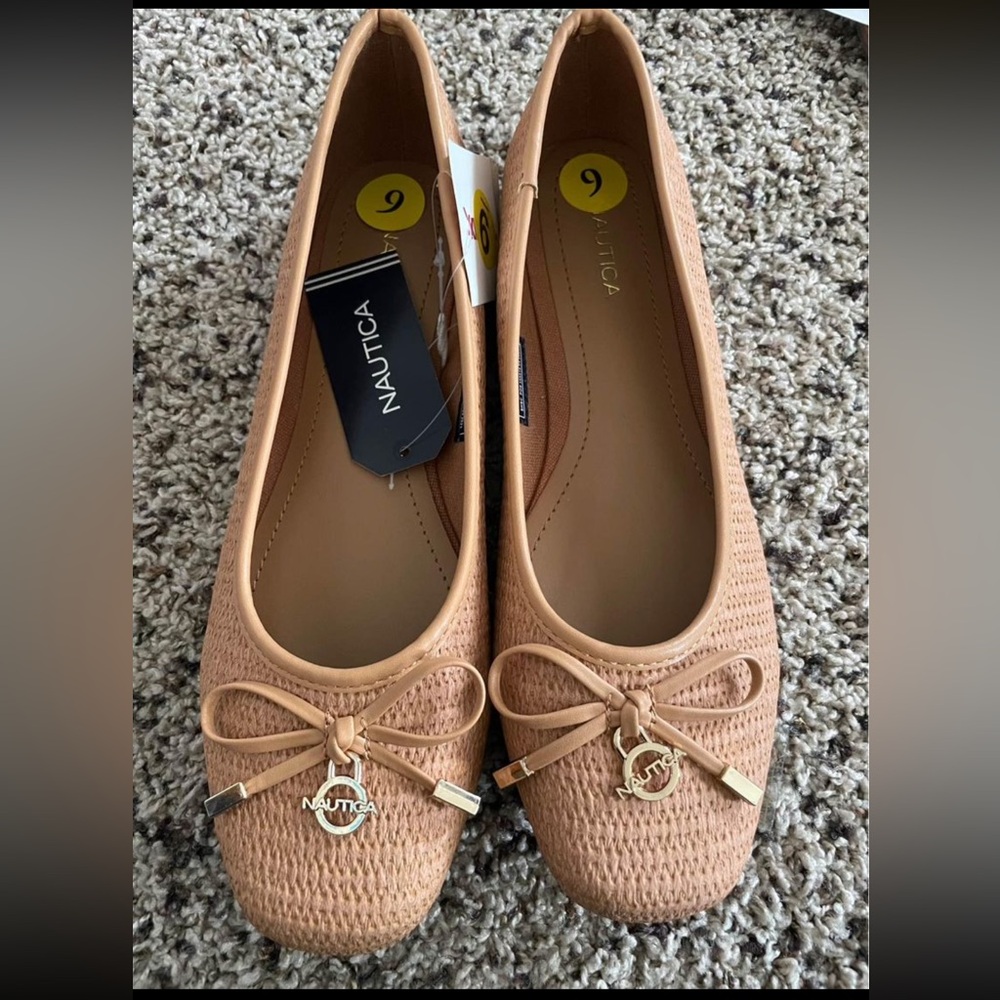 Women’s Náutica flats size 9